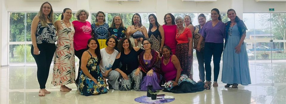 Dançando a Gratidão em Cuiabá/MT, com Deborah Dubner (out/2023) - Organização: Danielle Melo
